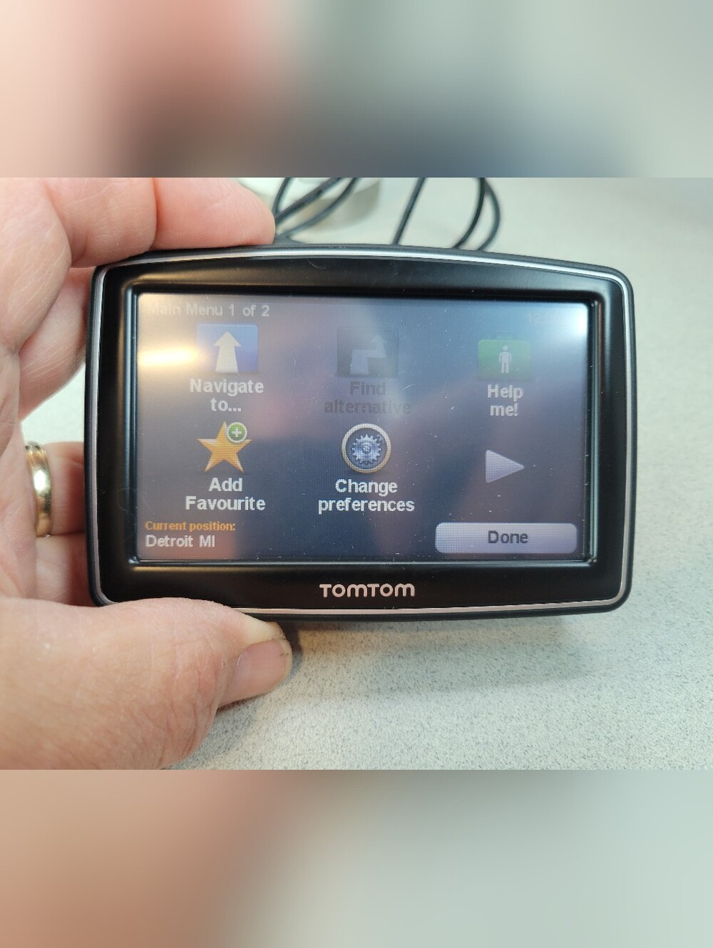 TomTom XL GPS Navigation System - Picture 2 of 2
